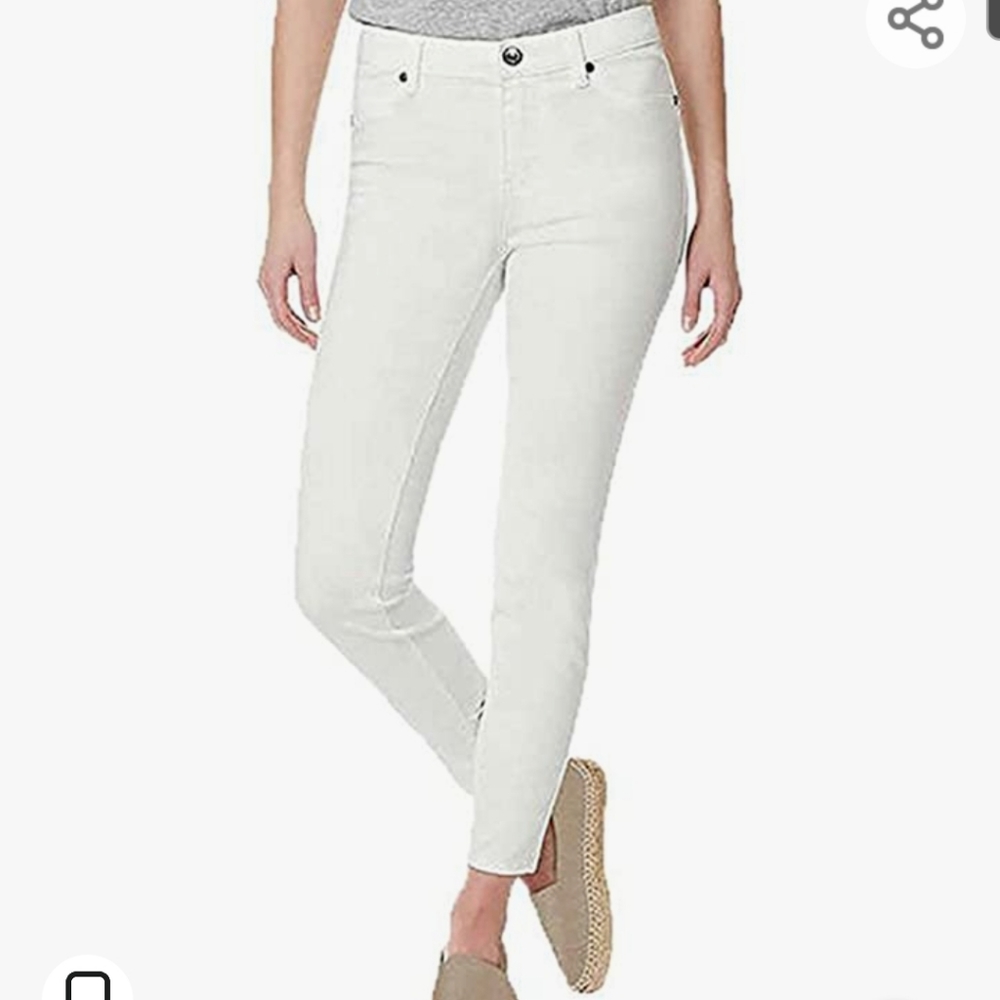 White skinny jeans